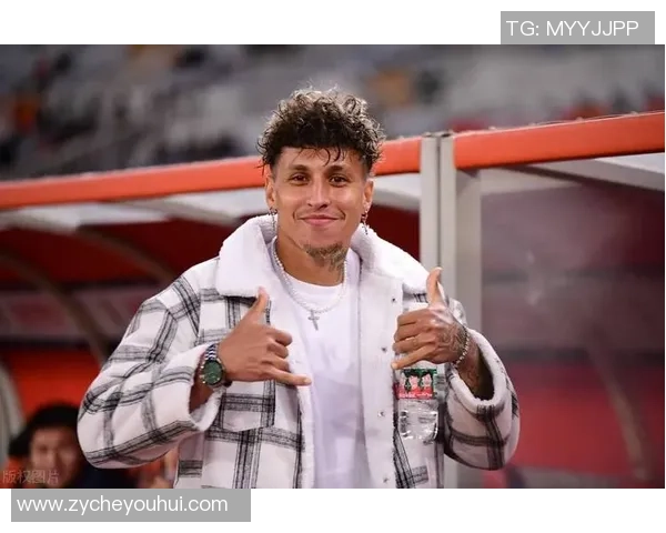 足球球星自拍动作详解：解锁明星背后的拍摄技巧与创意瞬间